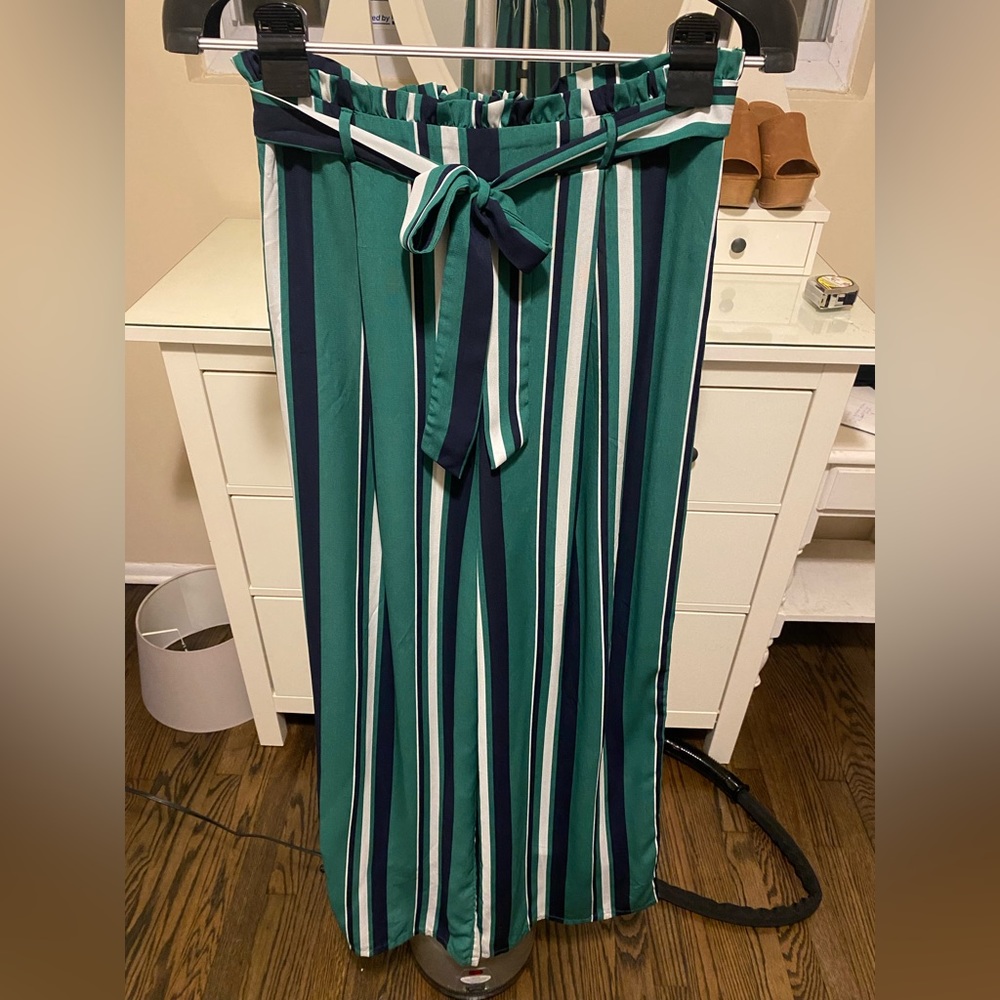 Forever21 Striped, Wide Leg Pants with Tie Waist - Size Medium